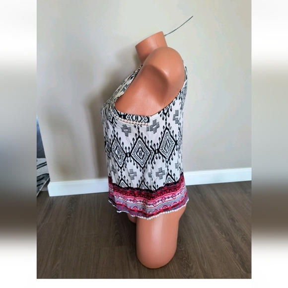 Mudd Women's Tank Top Tribal Print Scalloped Fringe Sleeveless Top Size Medium - Picture 3 of 7